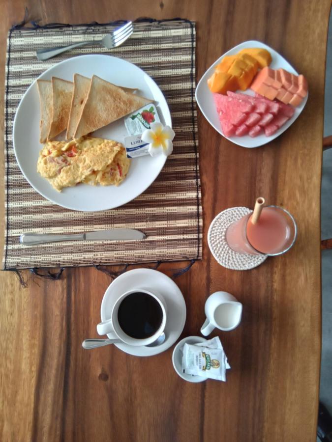 The Kd Suites & Coffee Shop Munggu Ngoại thất bức ảnh